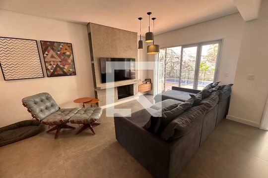 Sala de casa de condomínio à venda com 4 quartos, 240m² em Chácara Monte Alegre, São Paulo