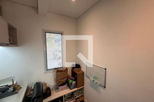 Escritório  de casa de condomínio à venda com 4 quartos, 240m² em Chácara Monte Alegre, São Paulo