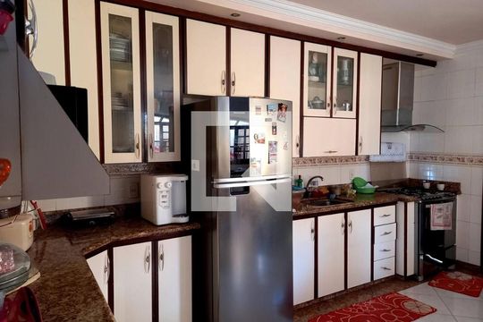 Casa para alugar com 4 quartos, 230m² em Senador Vasconcelos, Rio de Janeiro