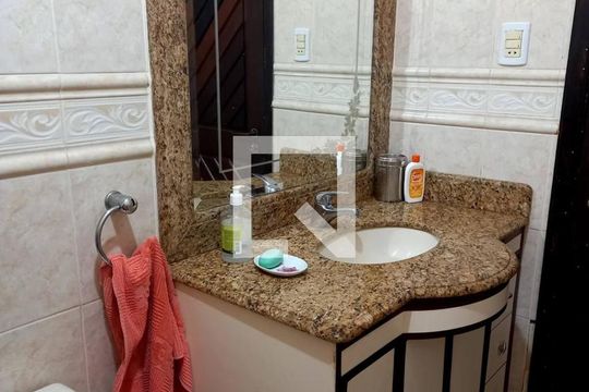Casa para alugar com 4 quartos, 230m² em Senador Vasconcelos, Rio de Janeiro