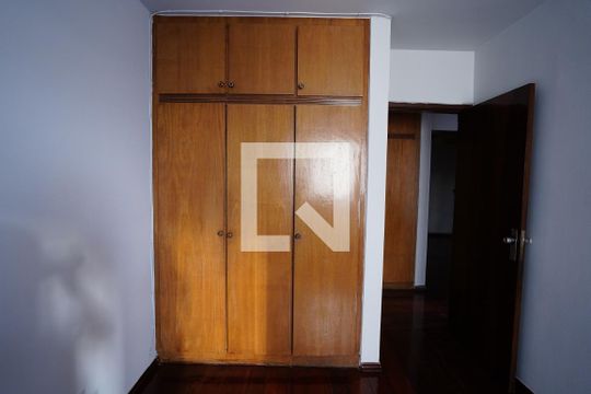 Quarto 2 de apartamento para alugar com 4 quartos, 120m² em Setor Bueno, Goiânia