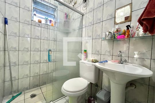 Banheiro de casa para alugar com 1 quarto, 15m² em Americanópolis, São Paulo