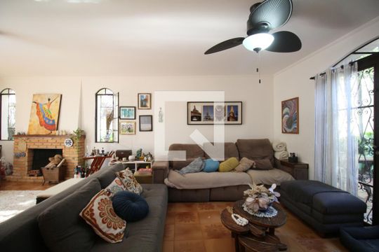 Sala de casa à venda com 3 quartos, 264m² em Vila Progredior, São Paulo