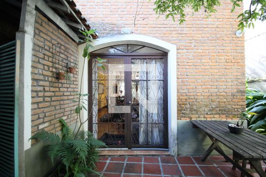 Área externa de casa à venda com 3 quartos, 264m² em Vila Progredior, São Paulo