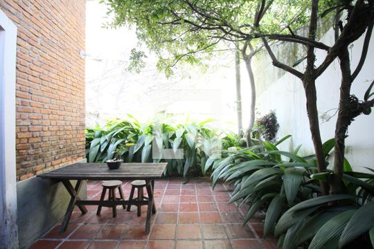 Área externa de casa à venda com 3 quartos, 264m² em Vila Progredior, São Paulo