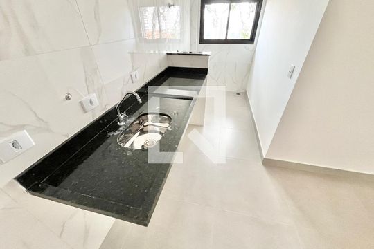 Cozinha e Área de Serviço de apartamento para alugar com 2 quartos, 45m² em Vila Paiva, São Paulo