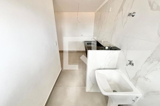 Cozinha e Área de Serviço de apartamento para alugar com 2 quartos, 45m² em Vila Paiva, São Paulo