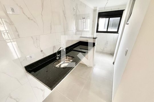 Cozinha e Área de Serviço de apartamento para alugar com 2 quartos, 40m² em Vila Paiva, São Paulo