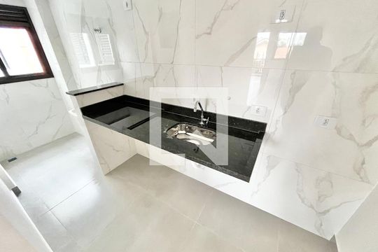 Cozinha e Área de Serviço de apartamento para alugar com 2 quartos, 40m² em Vila Paiva, São Paulo