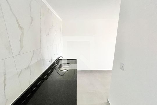 Cozinha e Área de Serviço de apartamento para alugar com 2 quartos, 40m² em Vila Paiva, São Paulo