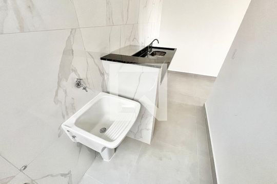 Cozinha e Área de Serviço de apartamento para alugar com 2 quartos, 40m² em Vila Paiva, São Paulo