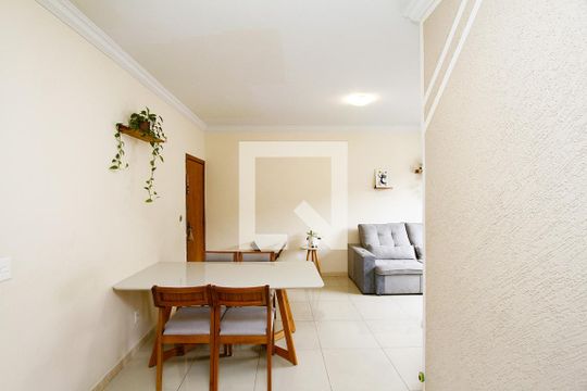 Sala de apartamento à venda com 3 quartos, 83m² em Padre Eustáquio, Belo Horizonte