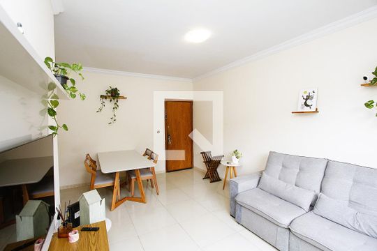 Sala de apartamento à venda com 3 quartos, 83m² em Padre Eustáquio, Belo Horizonte