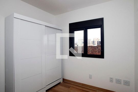 Quarto 2 de apartamento para alugar com 2 quartos, 68m² em Petrópolis, Porto Alegre
