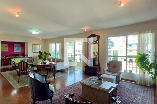 Sala de apartamento para alugar com 3 quartos, 224m² em Alto de Pinheiros, São Paulo