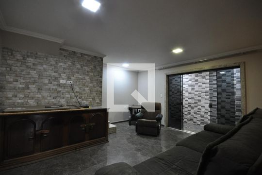 Casa para alugar com 2 quartos, 250m² em Tres Cruzes, São Paulo