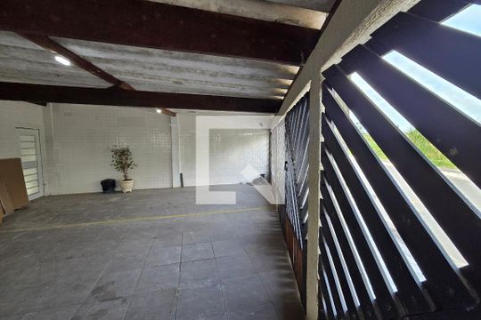 Garagem de casa de condomínio para alugar com 1 quarto, 78m² em Jardim Trevo, Praia Grande