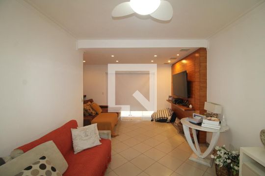 Sala de casa à venda com 3 quartos, 320m² em Vila Barbosa, São Paulo