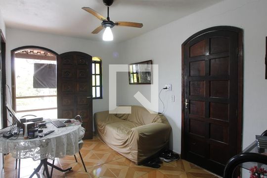 Casa para alugar com 2 quartos, 80m² em Ogiva, Cabo Frio