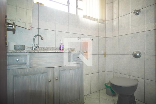Lavabo de casa para alugar com 5 quartos, 320m² em Vila Jardim, Porto Alegre