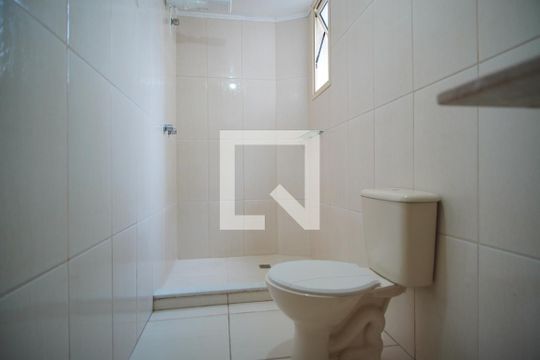 Banheiro da Suíte de apartamento para alugar com 2 quartos, 68m² em Sarandi, Porto Alegre