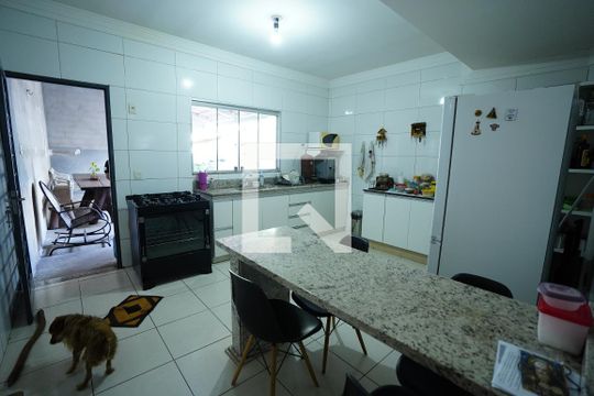 Casa à venda com 3 quartos, 134m² em Setor Leste Universitário, Goiânia