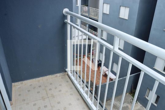 Apartamento para alugar com 2 quartos, 49m² em Jardim Central, Cotia