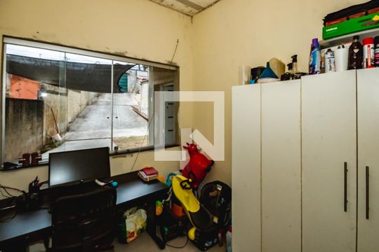 Casa à venda com 3 quartos, 160m² em Floramar, Belo Horizonte