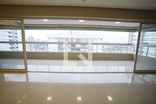 Apartamento para alugar com 4 quartos, 215m² em Setor Bueno, Goiânia