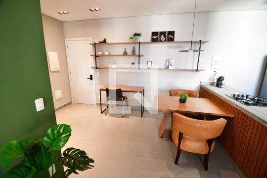 Sala de apartamento para alugar com 1 quarto, 46m² em Centro, Campinas