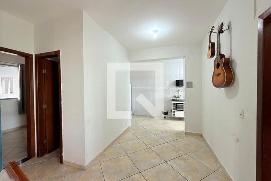 Sala de casa à venda com 3 quartos, 90m² em Jaqueline, Belo Horizonte