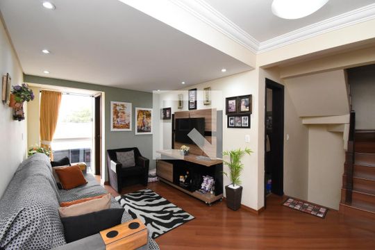 Sala de casa à venda com 3 quartos, 200m² em Boa Vista, Curitiba