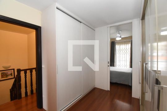 Suíte de casa à venda com 3 quartos, 200m² em Boa Vista, Curitiba