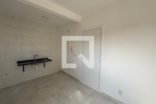 Sala/cozinha de apartamento à venda com 1 quarto, 30m² em Cidade Antônio Estêvão de Carvalho, São Paulo