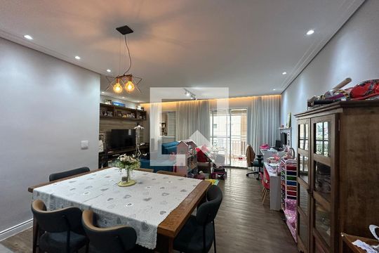 Sala de apartamento à venda com 3 quartos, 105m² em Jardim Tupanci, Barueri