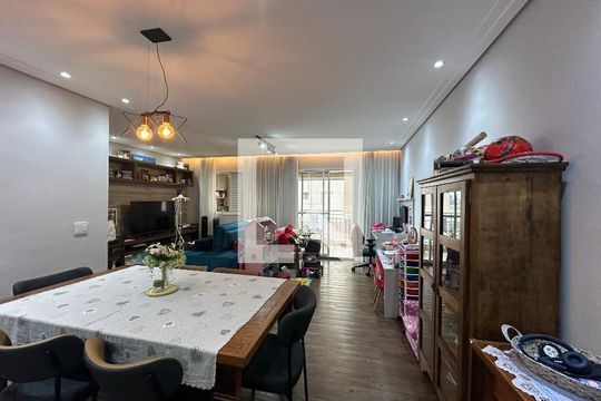 Sala de apartamento à venda com 3 quartos, 105m² em Jardim Tupanci, Barueri