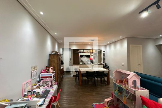 Sala de apartamento à venda com 3 quartos, 105m² em Jardim Tupanci, Barueri