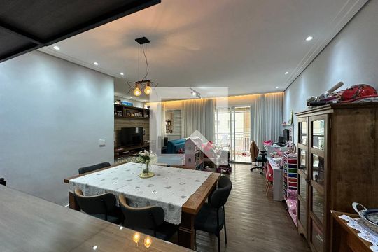 Sala de apartamento à venda com 3 quartos, 105m² em Jardim Tupanci, Barueri