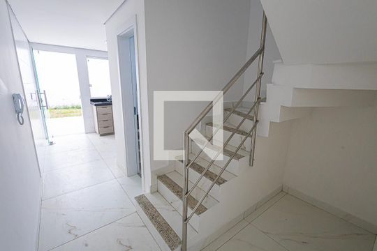 lavabo / acesso 2º andar de casa de condomínio à venda com 2 quartos, 130m² em Santa Branca, Belo Horizonte