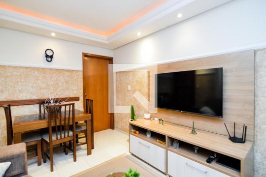 Sala de casa à venda com 2 quartos, 125m² em Portal dos Gramados, Guarulhos