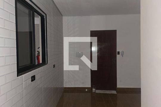 Sala e Cozinha  de kitnet/studio para alugar com 1 quarto, 26m² em Jardim Presidente Dutra, Guarulhos