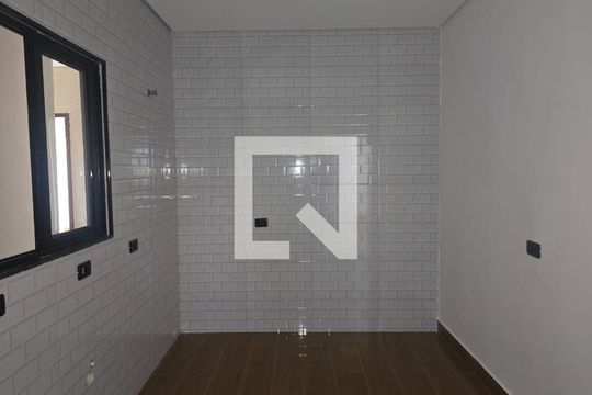 Sala/ Cozinha de kitnet/studio para alugar com 2 quartos, 37m² em Jardim Presidente Dutra, Guarulhos