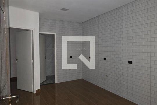 Sala  / Cozinha  de kitnet/studio para alugar com 2 quartos, 36m² em Jardim Presidente Dutra, Guarulhos