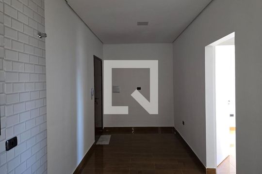 Sala / Cozinha de kitnet/studio para alugar com 2 quartos, 34m² em Jardim Presidente Dutra, Guarulhos