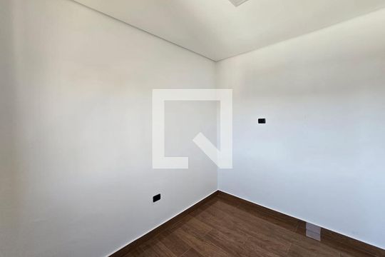 Quarto 01 de kitnet/studio para alugar com 2 quartos, 34m² em Jardim Presidente Dutra, Guarulhos