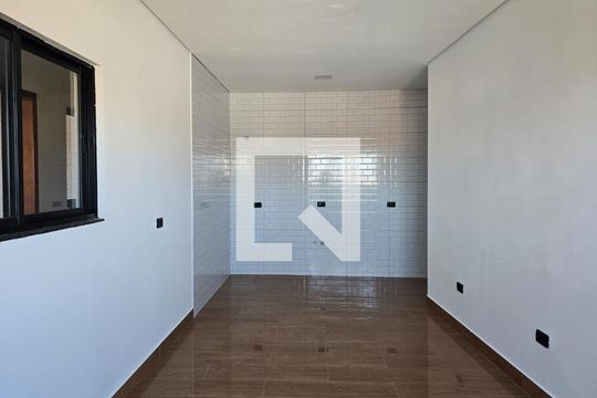 Sala  / Cozinha  de kitnet/studio para alugar com 1 quarto, 40m² em Jardim Presidente Dutra, Guarulhos