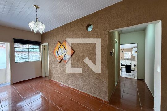 Sala de casa à venda com 2 quartos, 180m² em Carlos Prates, Belo Horizonte