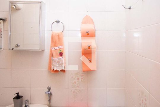 Banheiro da Suíte de casa à venda com 3 quartos, 272m² em Campanário, Diadema