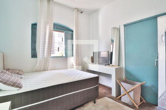 Quarto Suíte de apartamento para alugar com 1 quarto, 68m² em Martins, Uberlândia