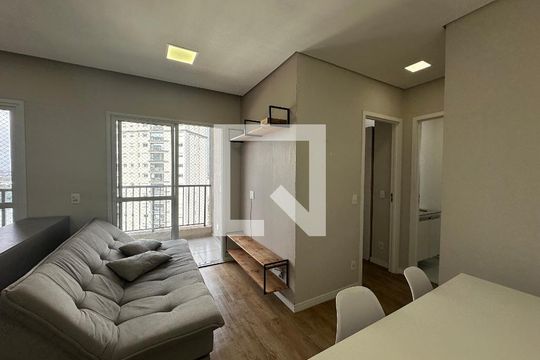 Sala de apartamento para alugar com 2 quartos, 52m² em Alphaville Empresarial, Barueri